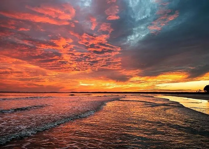 Stunning Views!!-Oceanfront Villa-Heated Pool-Private Balcony-Tiki Bar-Walk To Coligny Plaza